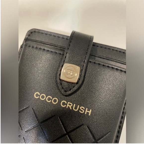 Chanel beauty gift Coco Crush Phone holder - Picture 9 of 13